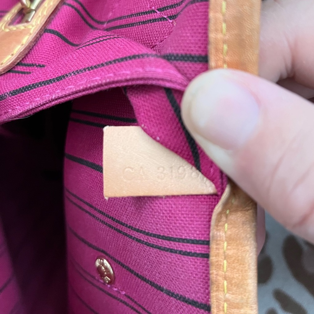 AUTHENTIC Louis Vuitton Neverfull MM - Picture 9 of 12